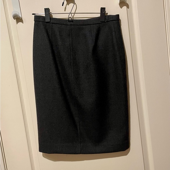 J Crew Charcoal Gray Zip-Front Wool Pencil Skirt Size 2 Fully Lined - Picture 6 of 8